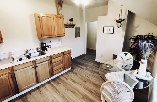 Northeast Neighbors Apartment | Soleil Salem- extended stays, free laundry, garden
