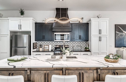 Central Oklahoma City House | SOLENA VIP OKC: Pool, Jacuzzi, grill, pool table outside; cozy interior.