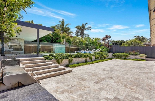 Wamberal House | SOLIS | pool, wifi, aircon| Accom Holidays