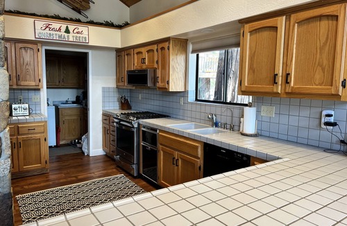 Sierra Cedars Cabin | Solitude in the Cedars, Spacious Mountain Home