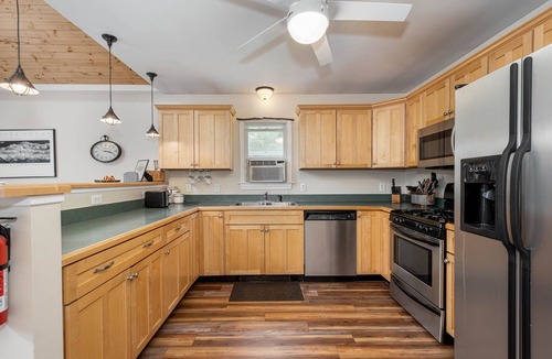 North Glade Hills House | Solitude | Pet Friendly, Woods, Fire Pit, Deck!