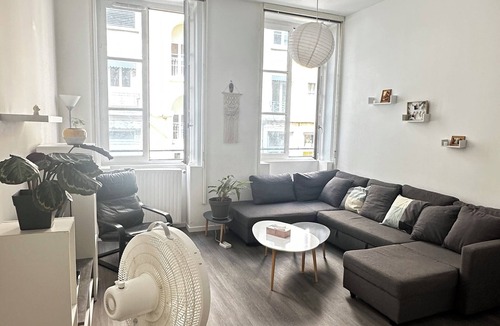 Grande Cote - Annonciade Apartment | Solo:apartment for Daily or Weekly Rent Apartment for Rent in the Heart of Lyon