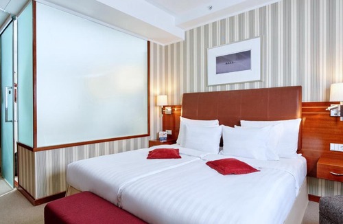 District No. 7 Hotel | Solo Sokos Hotel Palace Bridge