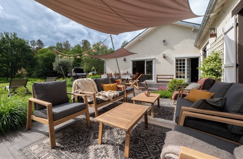 Pierrefitte-sur-Sauldre Villa | Sologne Villa – Large Grounds & Private Pond