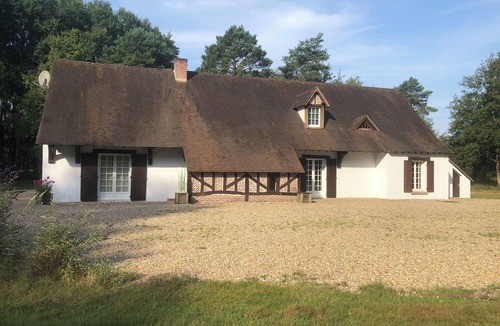 Neuvy-sur-Barangeon House | Sologne, large villa amid woods and ponds