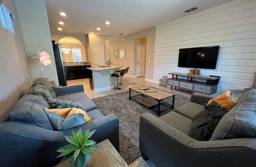Loughman Cottage | Solterra Swanky