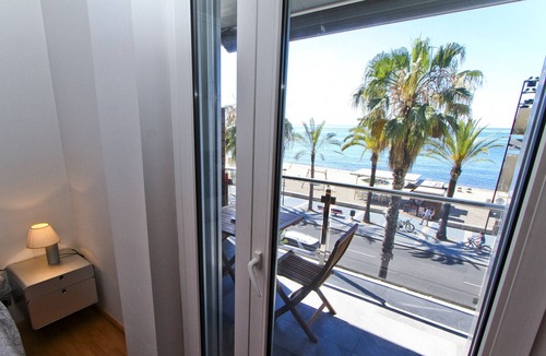 Salou City Centre Apartment | SOLUXE Apartment - Only Families - Beachfront