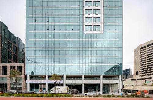Civic Center Apartment | Soma 1br w pool yoga spa nr station bars SFO-1476