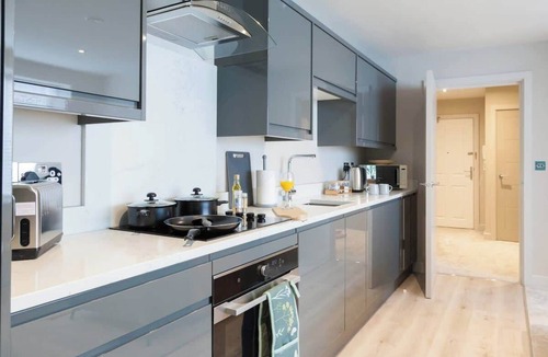 Leeds Condo | Somers Suites Apartments-Central-High Spec-Sleep 6