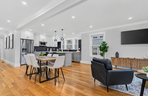 Somerville House | Somerville 4BR: 2 Parking/Yard/Game Rm—Near Boston