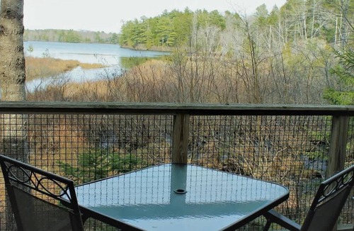 Mount Desert House | Somes Pond Charming Waterfront Cottage