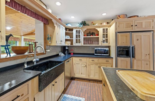 Winhall House | Something for everybody! This house is a crowd pleaser!n