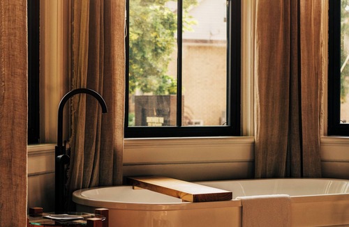 Collingwood Hotel | Somewhere Inn Collingwood