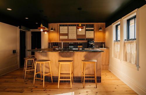Collingwood Hotel | Somewhere Inn Collingwood Boutique Hotel