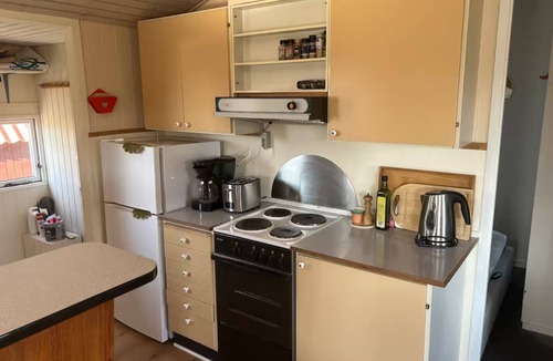 Bogense Cottage | Sommerhus 200m fra vandet med solnedgang og badebro