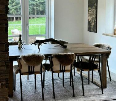 Nibe House | Sommerhus Med Krondyr På 23 Hektar Naturgrund