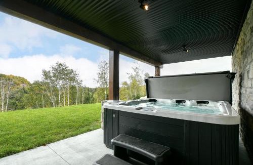 Saint-Faustin-Lac-Carre Ski Chalet | Sommet White Golf Hot tub Ski 10min