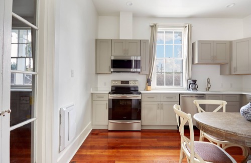 Faubourg Delachaise Apartment | Sonder at Delachaise Row | Two-Bedroom Apartment w/ Balcony