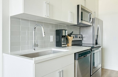 Rutledge Hill Apartment | Sonder at LC SoBro | Superior Studio Apartment