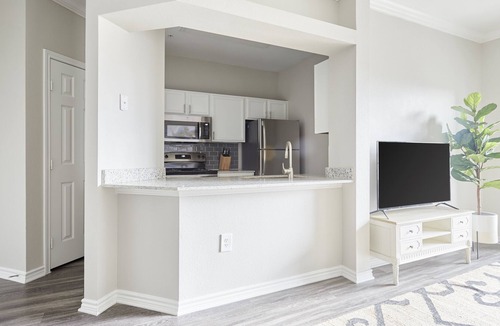 Medical Center District Apartment | Sonder at Med Center | Two-Bedroom Apartment w/ Balcony