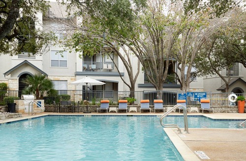 Medical Center District Apartment | Sonder at Med Center | Three-Bedroom Apartment w/ Balcony