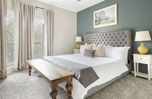 Medical Center District Apartment | Sonder at Med Center | One-Bedroom Apartment w/ Balcony