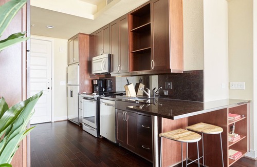 Downtown Austin Apartment | Sonder at The Catherine | Studio Apartment w/Balcony