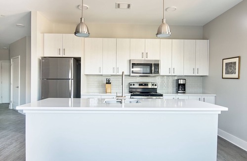 Hillsboro West End Apartment | Sonder Belcourt | Two-Bedroom Apartment w/Balcony