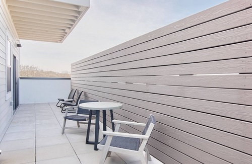 Hillsboro West End Apartment | Sonder Belcourt | Two-Bedroom Apartment w/Balcony