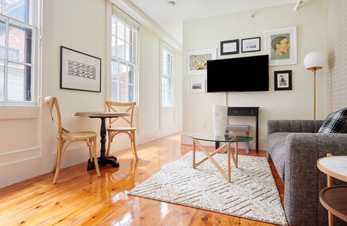 Beacon Hill Apartment | Sonder | Hancock Suites | Chic Studio