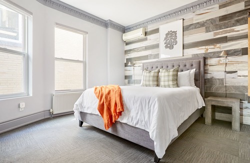 Church and Wellesley Apartment | Sonder The Wellesley | Queen Room