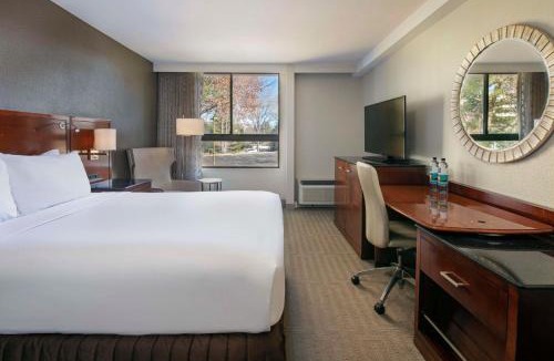 Executive Park Hotel | Sonesta Charlotte Lower South End