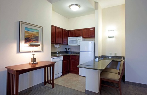 Highlands - Perkins Hotel | Sonesta ES Suites Baton Rouge University at Southgate