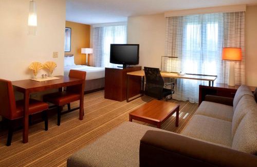 Waukegan Hotel | Sonesta ES Suites Chicago Waukegan Gurnee