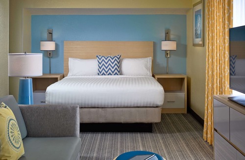 Omaha Hotel | Sonesta ES Suites Omaha