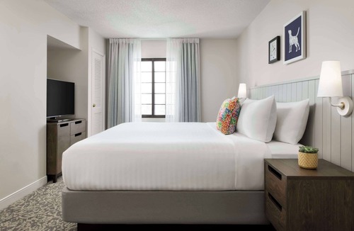 Thornhill Hotel | Sonesta ES Suites Toronto Markham