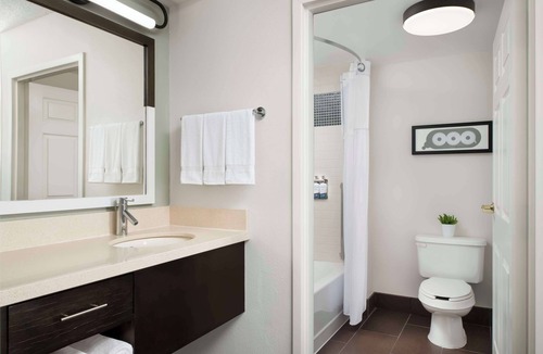 Thornhill Hotel | Sonesta ES Suites Toronto Markham