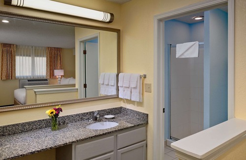 Christiana Hotel | Sonesta ES Suites Wilmington - Newark