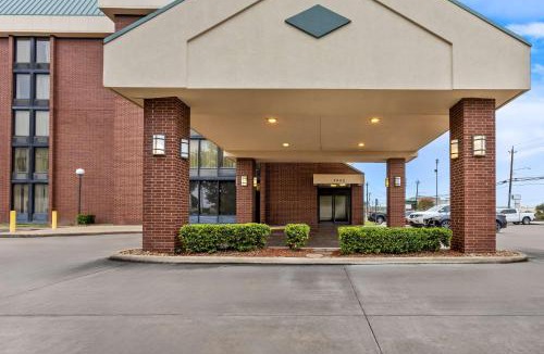Southeast Houston Hotel | Sonesta Essential Houston Hobby Airport