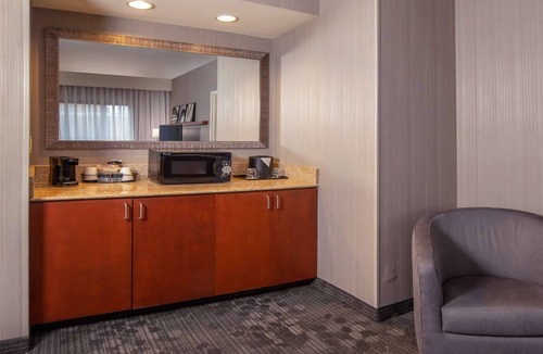 Newark Hotel | Sonesta Select Newark Christiana Mall