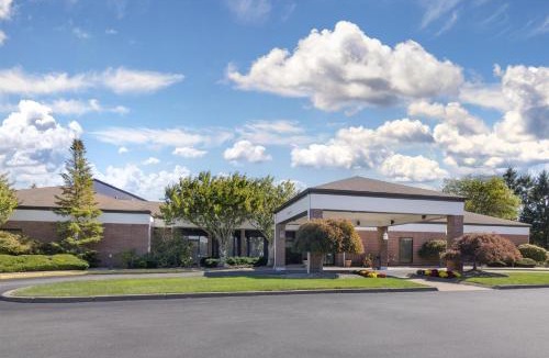 Middletown Hotel | Sonesta Select Newport Middletown