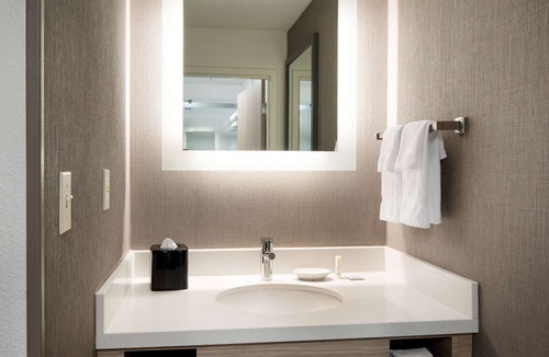 Renton Hotel | Sonesta Select Seattle Renton Suites
