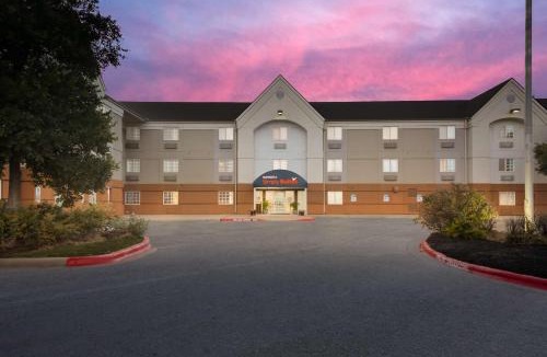 East Congress Hotel | Sonesta Simply Suites Austin South