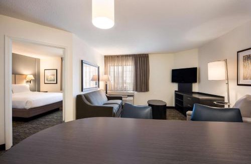 Gateway Hotel | Sonesta Simply Suites Austin The Domain Area