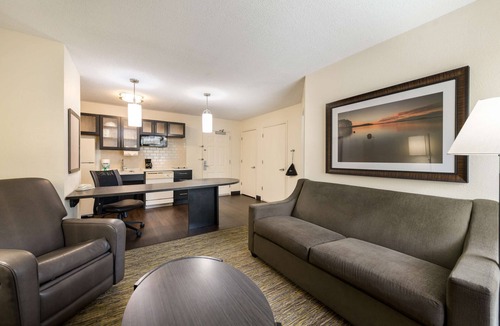 Newport News Hotel | Sonesta Simply Suites Hampton