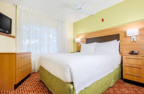 Fairbanks Hotel | Sonesta Simply Suites Houston Brookhollow