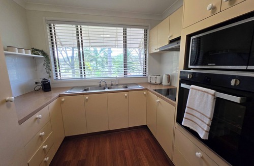 Emerald Beach House | Songbird Cottage