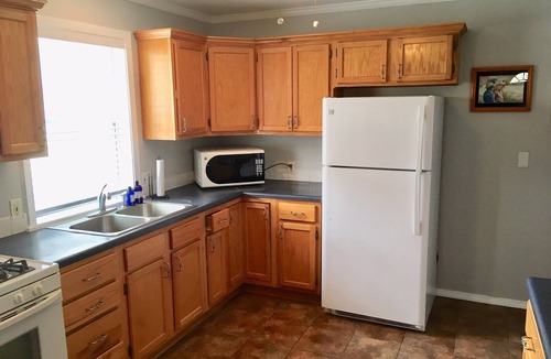 Waco Cottage | Songbird Haven - 2BR/1BA cottage 10 miles from Silos, Peaceful & CLEAN