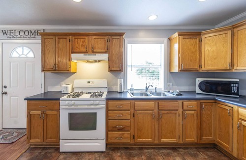 Waco House | Songbird Haven Cozy Country Getaway