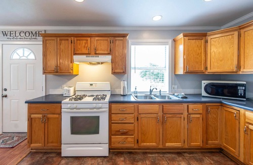 Waco House | Songbird Haven Cozy Country Getaway